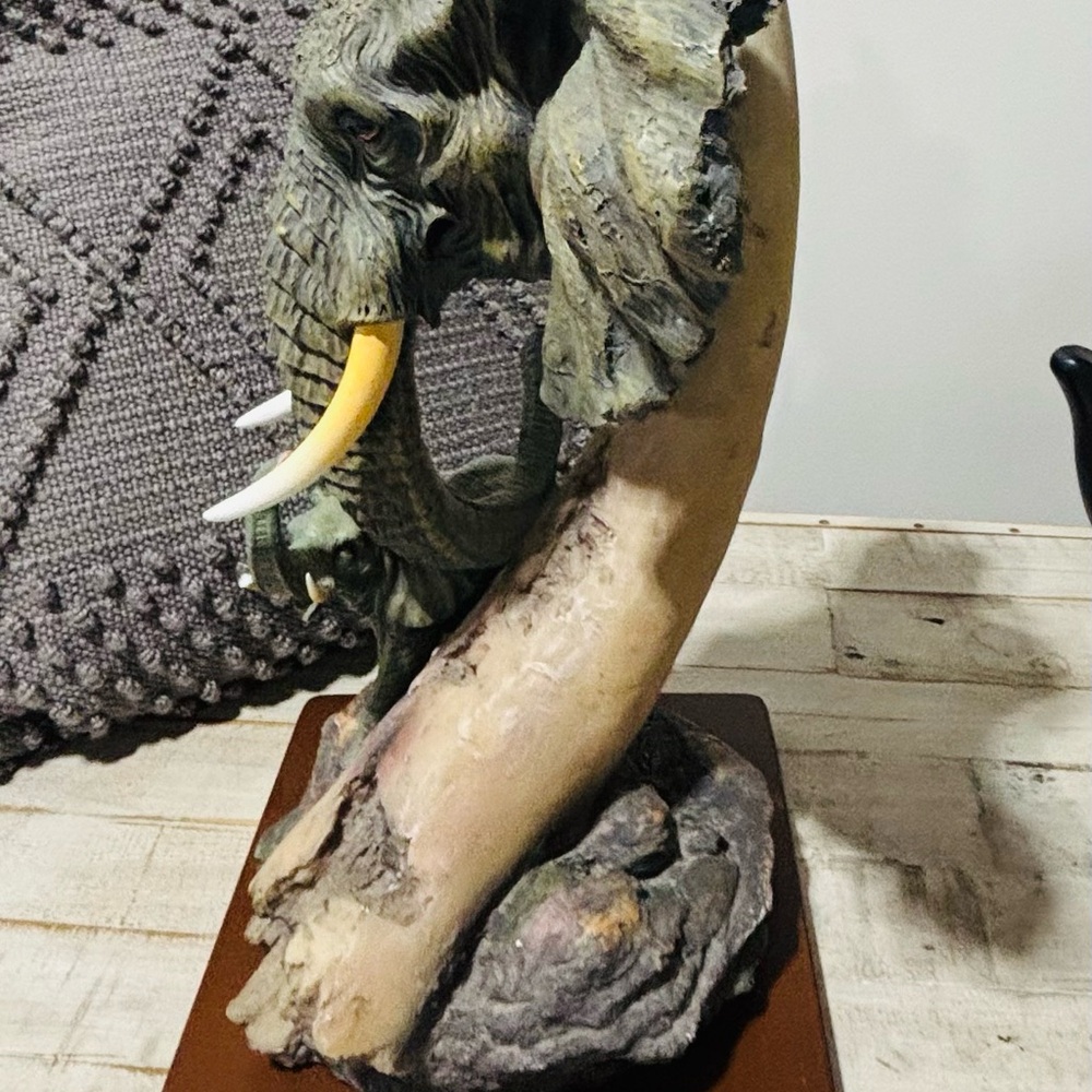 Vintage!❤️African Mother Elephant with Baby Tusk Sculpture - Picture 7 of 8